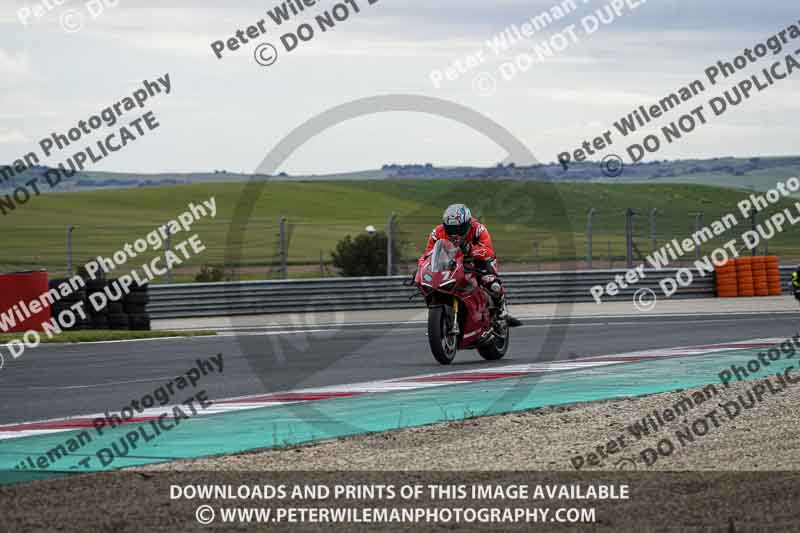 cadwell no limits trackday;cadwell park;cadwell park photographs;cadwell trackday photographs;enduro digital images;event digital images;eventdigitalimages;navarra;no limits trackdays;peter wileman photography;racing digital images;trackday digital images;trackday photos